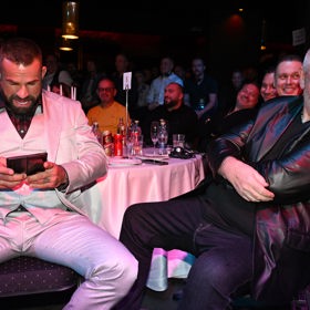 Karlos Vémola a Ivo Rittig na Noci s legendou v pražském SaSaZu.