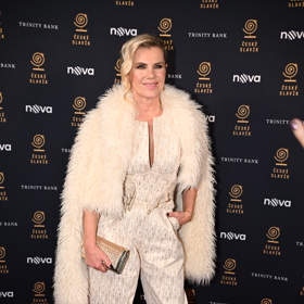 Takhle to Leoně Machálkové slušelo na předávání Českých slavíků.