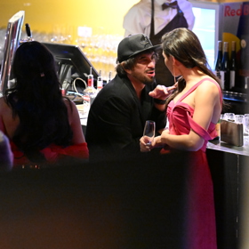 Sagvan Tofi a Andrea Kalousová se od sebe po celý večer skoro nehnuli ani na krok.