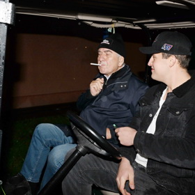 Dokonce zbyl i prostor na cigaretu. 