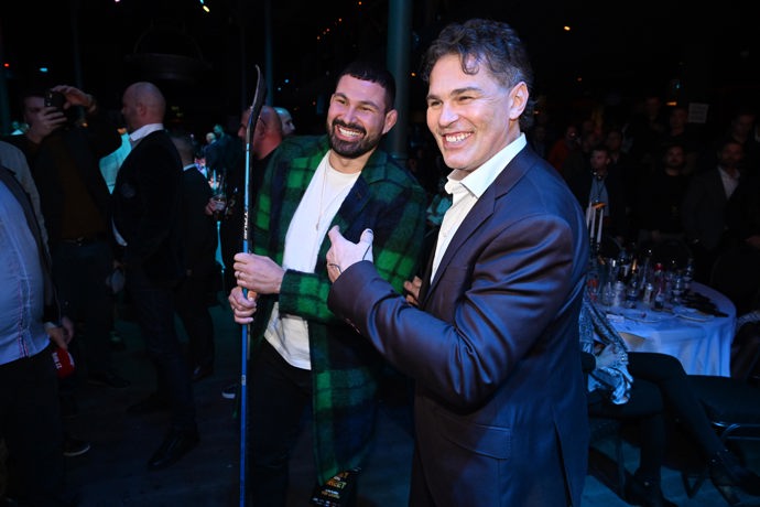 Jaromír Jágr podepsal hokejku Attilovi.