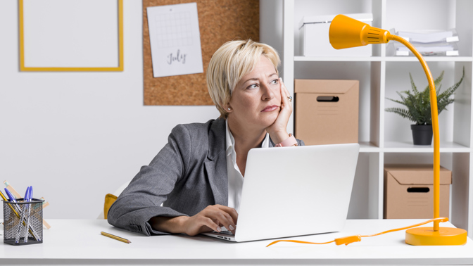 Příběhy o životě: Do kanceláře nám nastoupila nová kolegyně. Od té doby se každé ráno strachuji, co zase bude