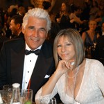 I když Barbra Streisand nikdy nepatřila k typickým kráskám, o muže nouzi neměla. Její postelí prošli kolegové Don Johnson, Richard Gere a Clint Eastwood, tenista André Agassi i bývalý kanadský premiér Pierre Trudeau. Svého současného manžela Jamese Brolina (viz foto) si vzala v roce 1998.