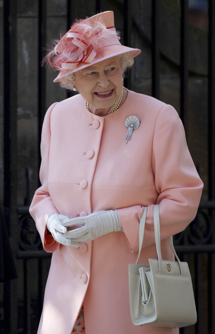 ...i na svatbě vnučky Zary s Mikem Tindallem o dva roky později.