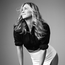 Dnes, v 54 letech, herečka dbá, aby kromě zdravé stravy a cvičení měla i dostatek spánku. I proto vypadá mnohem mladší, než kolik jí je ve skutečnosti let.