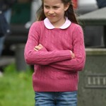 I když mnozí upozorňují na Charlottinu výraznou podobu se zesnulou královnou Alžbětou II., prababičkou z tátovy strany, princezna zdědila také krásu po mamince a babičce z máminy strany.