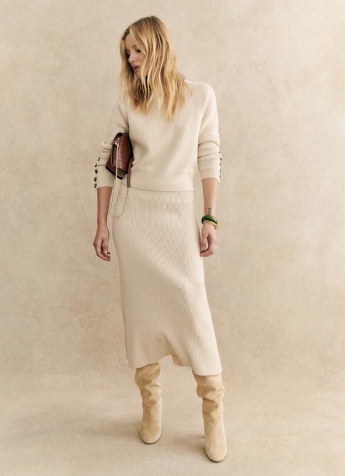 Komplet značky Sézane, sukně v přepočtu 3 250 Kč a svetřík 2 750 Kč.