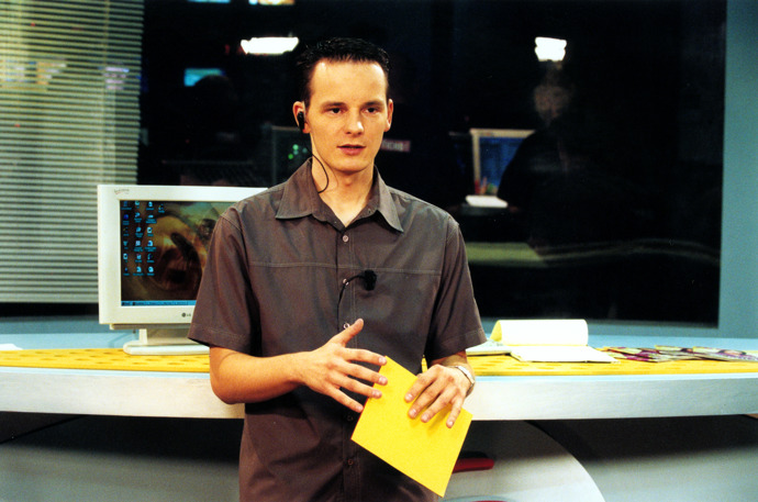Vítek Havliš jako začínající televizní moderátor v roce 2002.