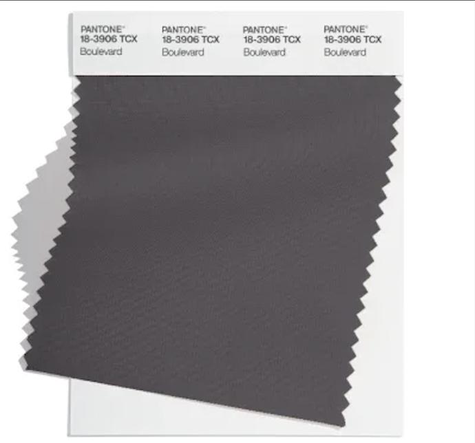 Odstín PANTONE® 18-3906 TCX Boulevard.