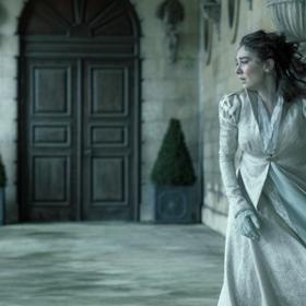 Úchvatná Vanessa Kirby.