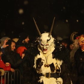 Krampus show je u lidí oblíbená.