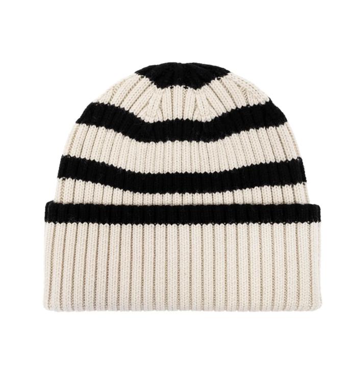 Vlněná čepice, Totême, 3 900 Kč