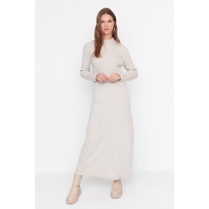 Podobný úpletový model najdete v podzimní kolekci značky Trendyol za 519 Kč.