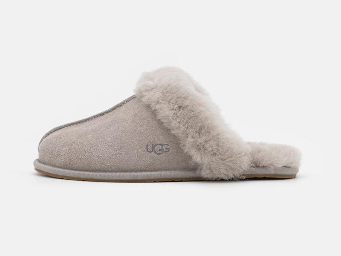 Kožešinové pantofle, Ugg, 2 780 Kč
