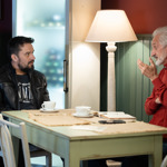 Mára má plnou hlavu Karly a neumí si s tím sám poradit. Proto si po delší době domluví setkání s terapeutem Reindlem.