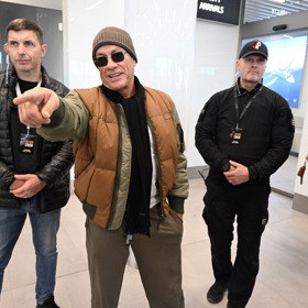 Herec měl skvělou náladu.