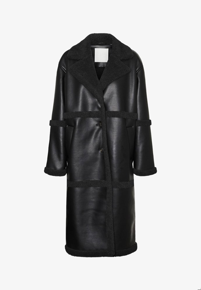 Kabát s umělou kožešinou, Vero moda, 2 899 Kč.