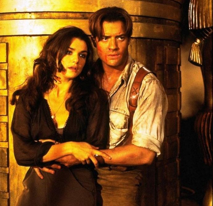 Rachel Weisz a Brendan Fraser ve filmu Mumie se vrací.