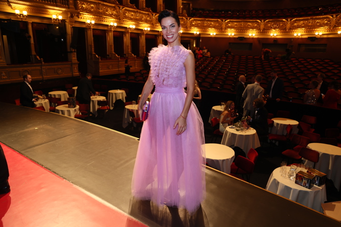 Radka Pavlovčinová vynesla v roce 2023 okouzlující tylovou róbu od návrhářky Jany Horejšové a její značky On The Boat. 