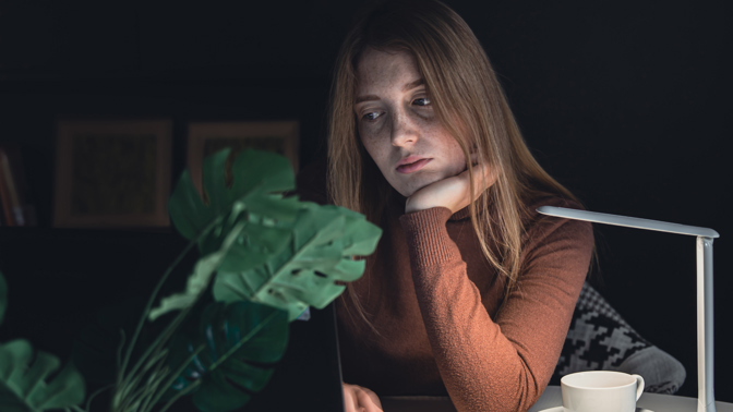 smutná žena
deprese
frustrace