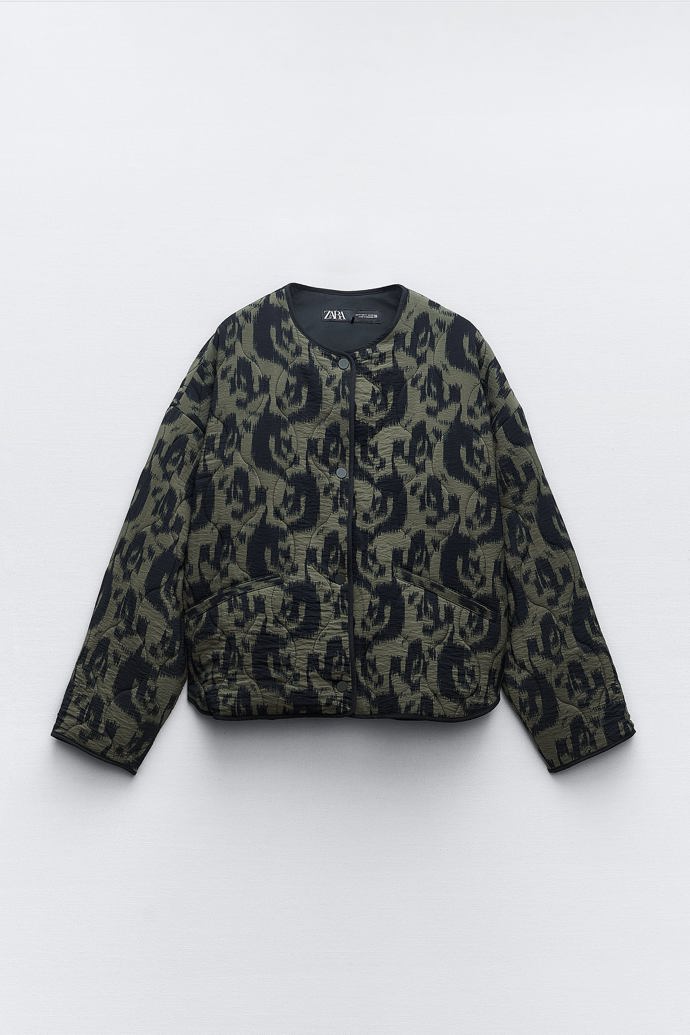 Brokátová prošívaná bunda, Zara, 999 Kč