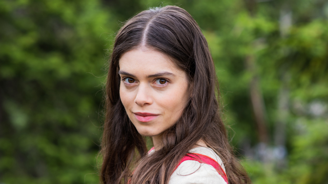 Adamovou vyvolenou je vesnická dívka Liduška (Leona Skleničková).