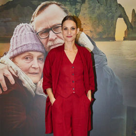 Půvabná Zuzana Kanócz na premiéře.