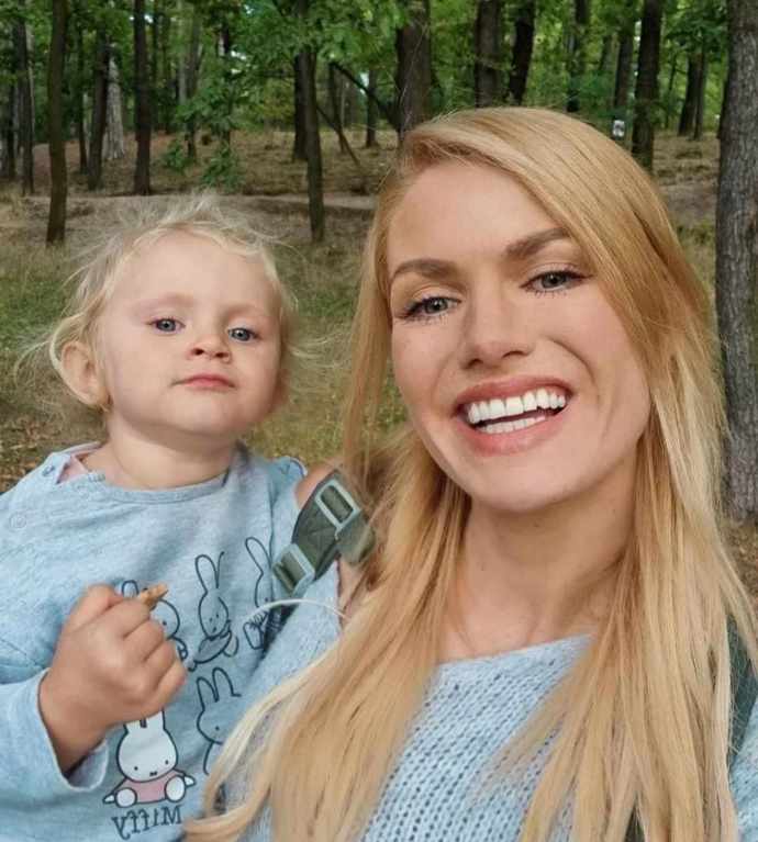Gabriela Soukalová říká, že dcerka je velmi upovídaná.