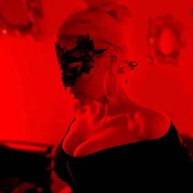 Charlotte Štiková u žhavých fotek vypnula komentáře.