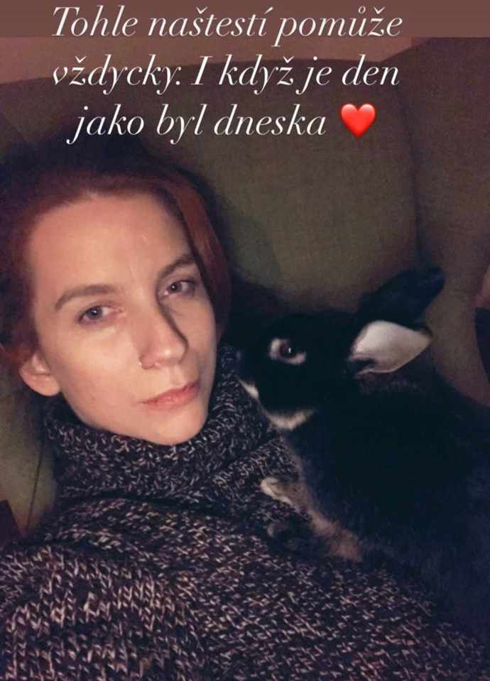 Anna Fixová si svého králíka zamilovala.