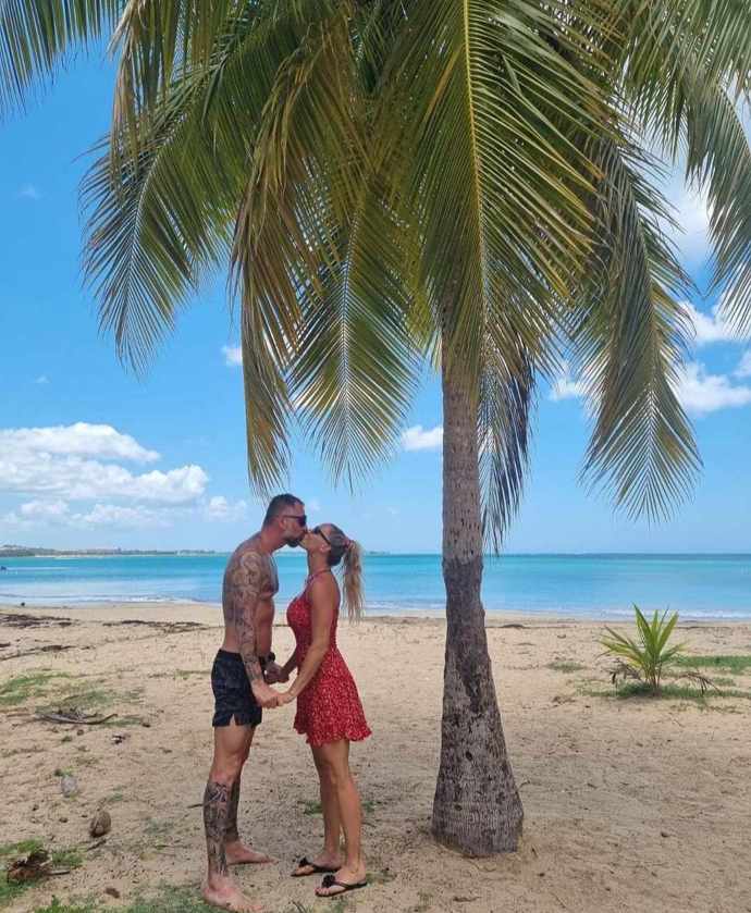 Petr Vágner a Silvie Vlčková letos strávili dovolenou také v Puerto Ricu. Právě se díváte na jejich prvomájový polibek.