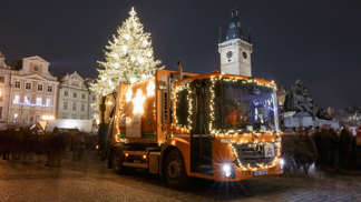 Vánoce 2023: Pražské služby posílají do ulic své největší hvězdy