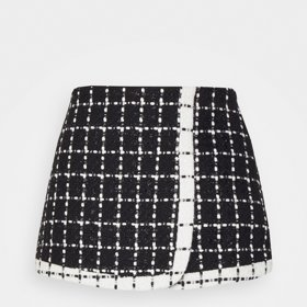 Buklé sukně s šortkami, Alice&Olivia, 4 690 Kč.