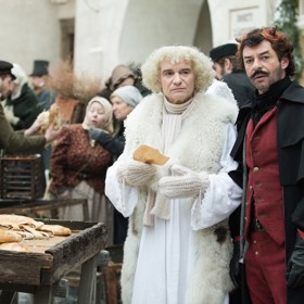 Ivan Trojan jako anděl Petronel a Jiří Dvořák jako čert Uriáš.