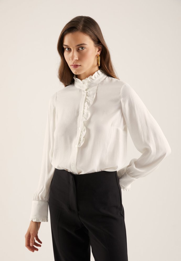 Halenka s kanýrkem, Anna Field, 1 040 Kč.