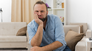 nespokojenost
zklamání