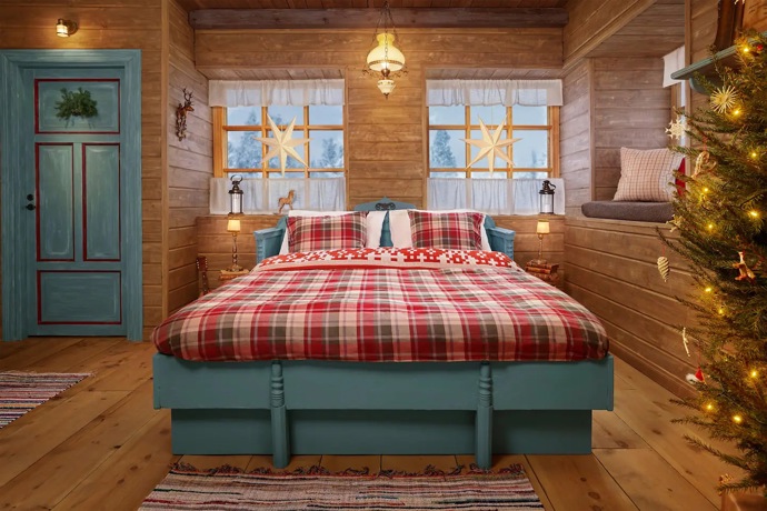 Přes Airbnb lze rezervovat pobyt od 18. - 21. prosince právě ve srubu Santa Clause.