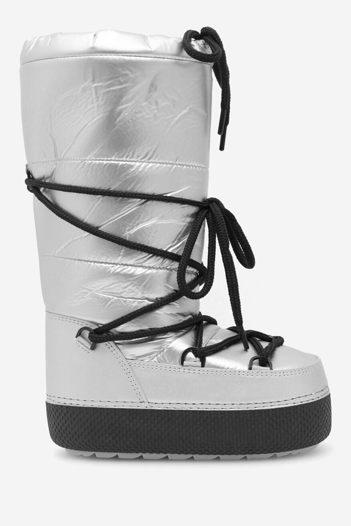 Obliba Moon Boot sněhulí vede mnoho výrobců k výrobě takřka totožných modelů. (CCC, 999 Kč)