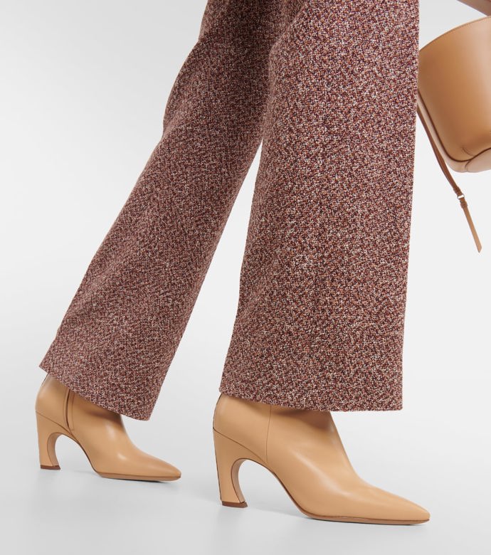 Novátorský tvar podpatku nápadně připomíná oblíbené ovoce. (Chloé, cena na vyžádání)