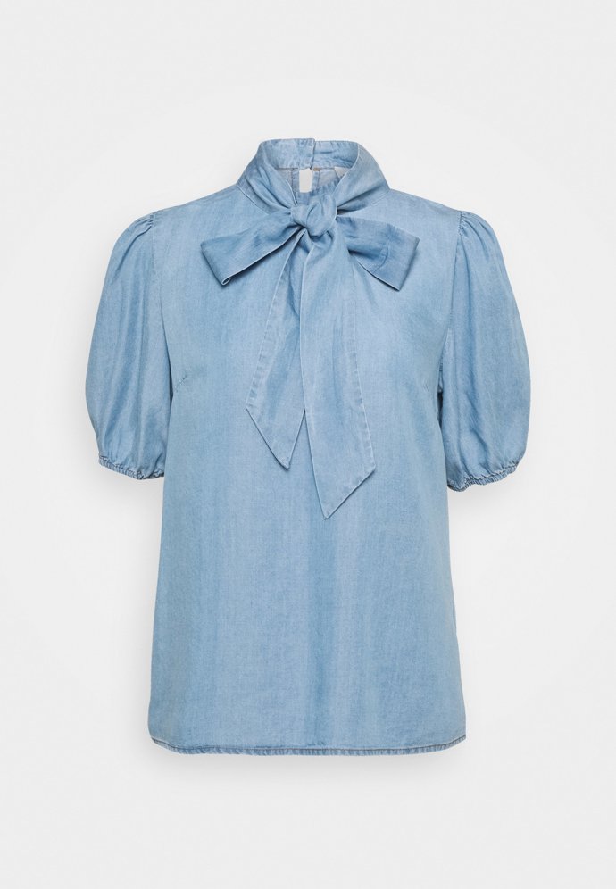 Halenka z odlehčeného denimu, Cream, 1 730 Kč.