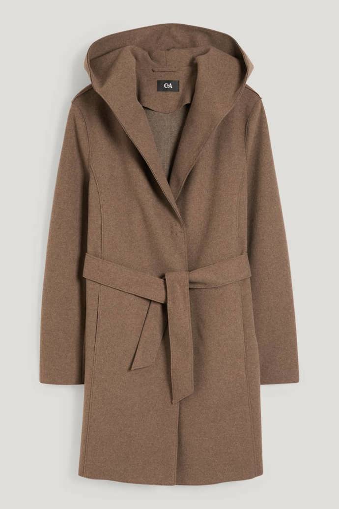 Kapuce může a nemusí být součástí pohodlného střihu. (C&A, 798 Kč)