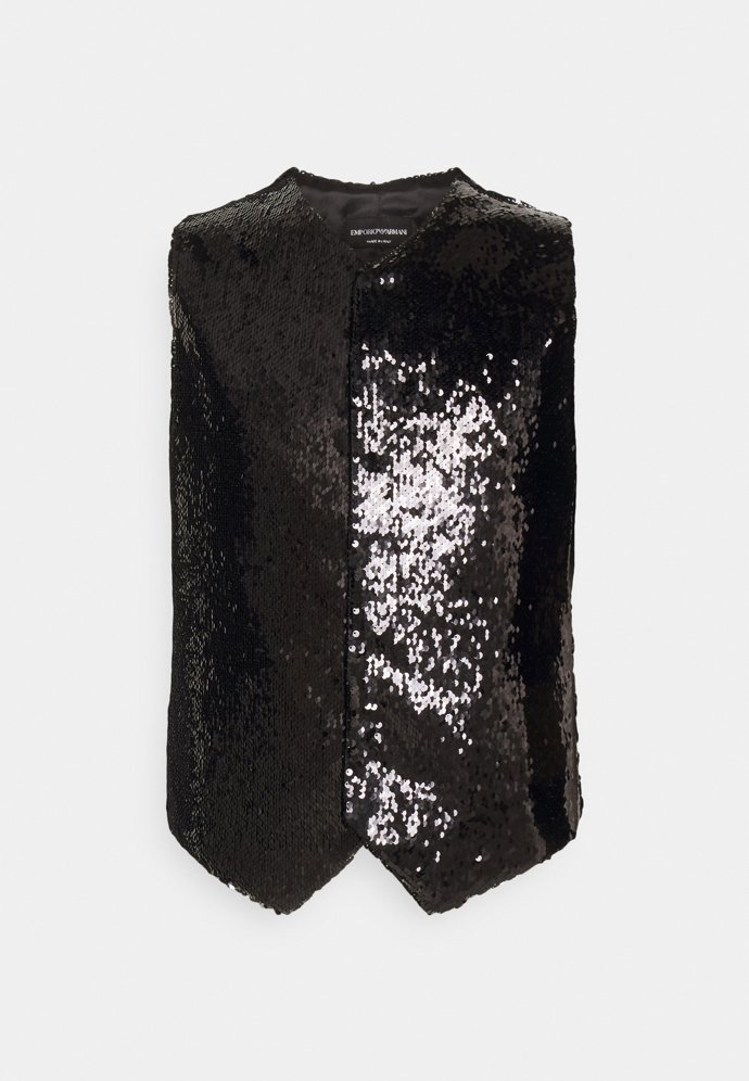 Flitrům neunikne ani pánský šatník. (Emporio Armani, 7 390 Kč)