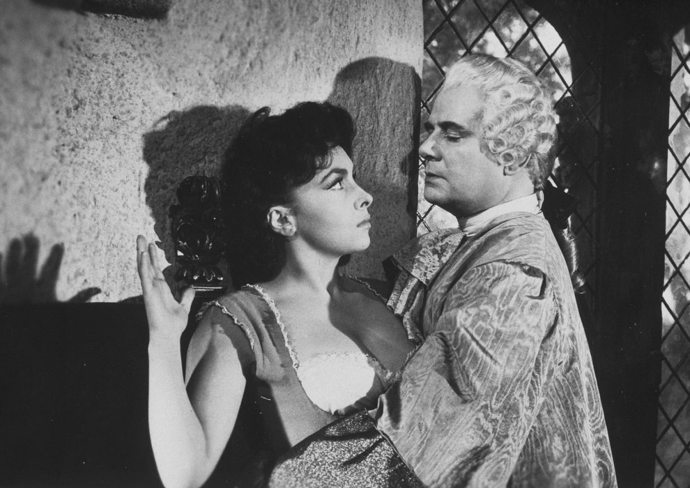 Film existuje v černobílé a barevné verzi.