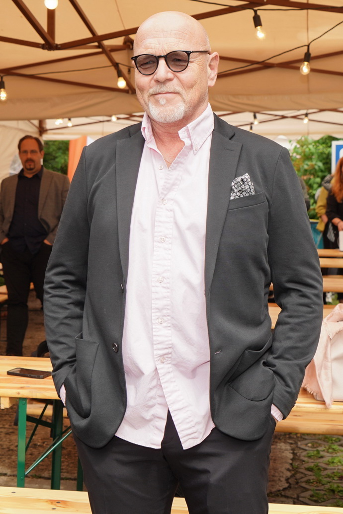 Dnes si tohoto drsňáka naopak těžko představujeme s vlasy. 