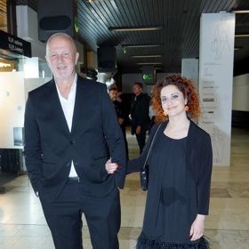 Barva vlasů Lucie Šoralové se měnila v závislosti na tom, jakou barvu používala. Aktuálně se barví hennou.