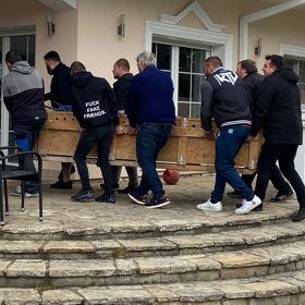 Záběry z dokumentu Karlos.