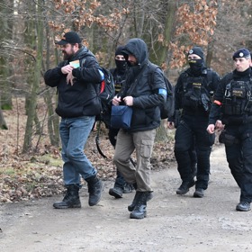 Policisté rozjeli rozsáhlé pátrání.