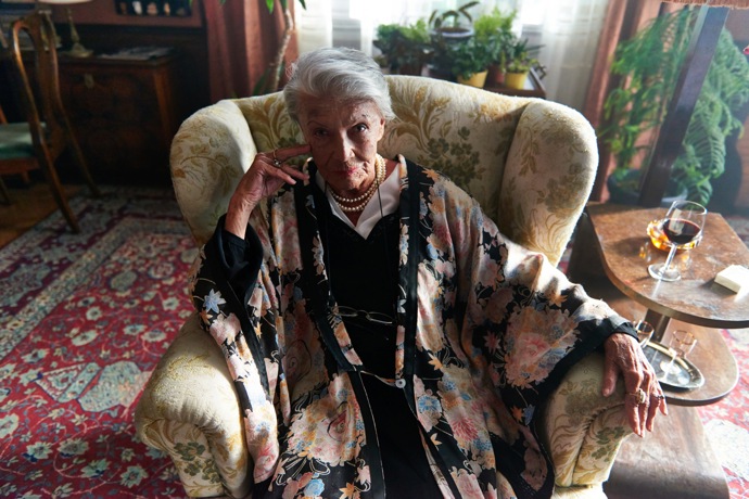 K titulní písni Když tančí ďábel s andělem vznikl i dobově laděný klip s Lucií Bílou. 