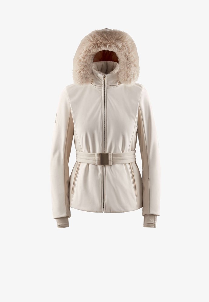 Lyžařská kolekce značky Oysho zahrnuje kombinovatelné sety spodních a horních dílů. Bundu pořídíte za 4 299 Kč.