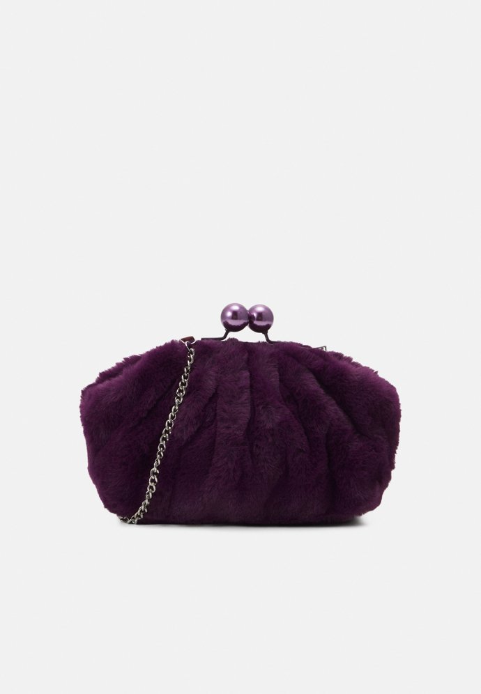 Kožešinové psaníčko, Parfois, 720 Kč